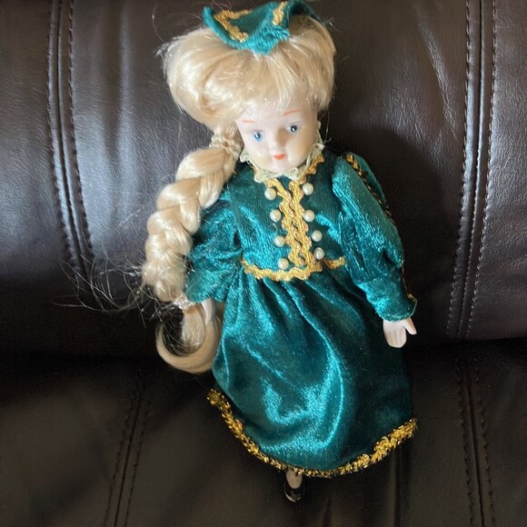 vintage porcelain dolls (3) Trio of Beautiful Ladies Make me an Offer - Picture 3 of 9